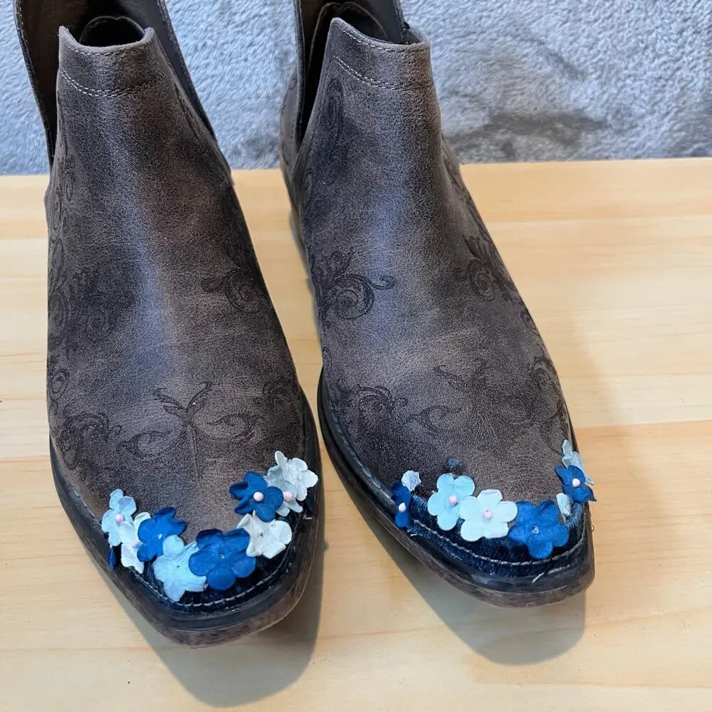 Roper Women’s Ava Laser Boots With Flowers‎ Size 9.5